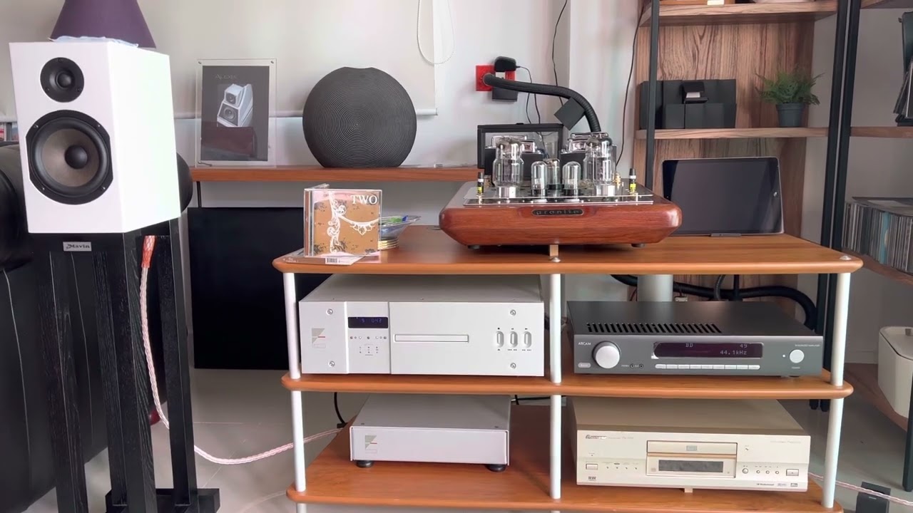 Totem Skylight & Arcam SA20