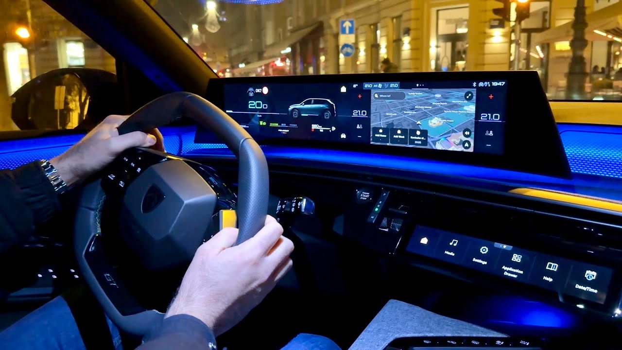 PEUGEOT 5008 48V Hybrid 2025 - NIGHT DRIVE in the city (EPIC AMBIENT lights & PANORAMIC screen)
