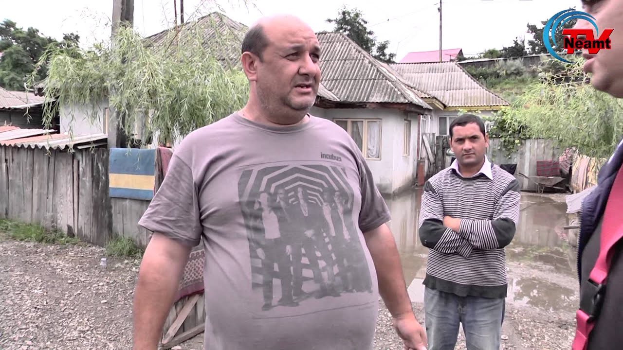 Rromi inundati la Roznov