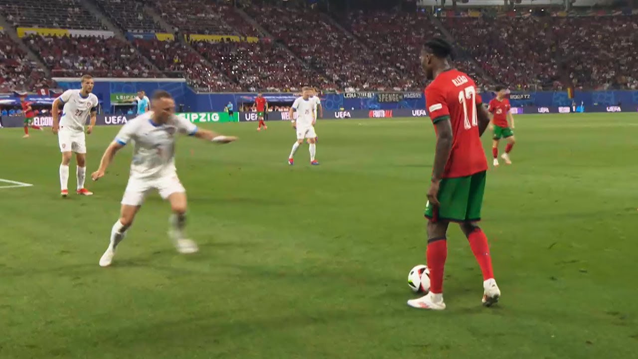 Rafael Leão Skills Will Blow Your Mind!