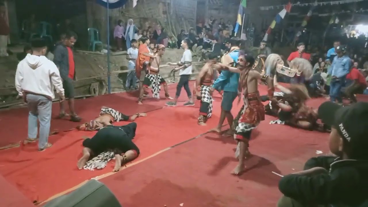 Detik2 kesurupan || warok Gerang  Turonggo Ngesti Manunggal salam1, (agustusan) dusun sujan