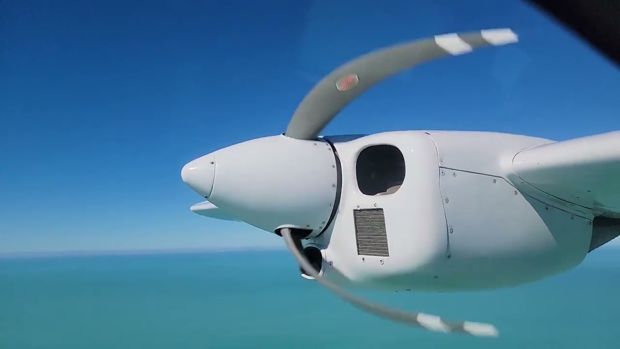 Vulcanair P68 Landing In Key West (EYW)
