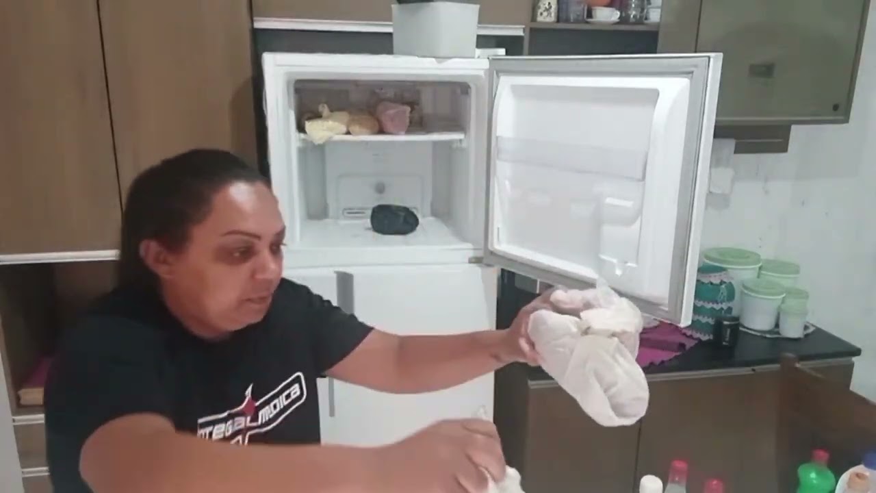 Hj foi dia de faxinar a geladeira vem comigo ❤️❤️