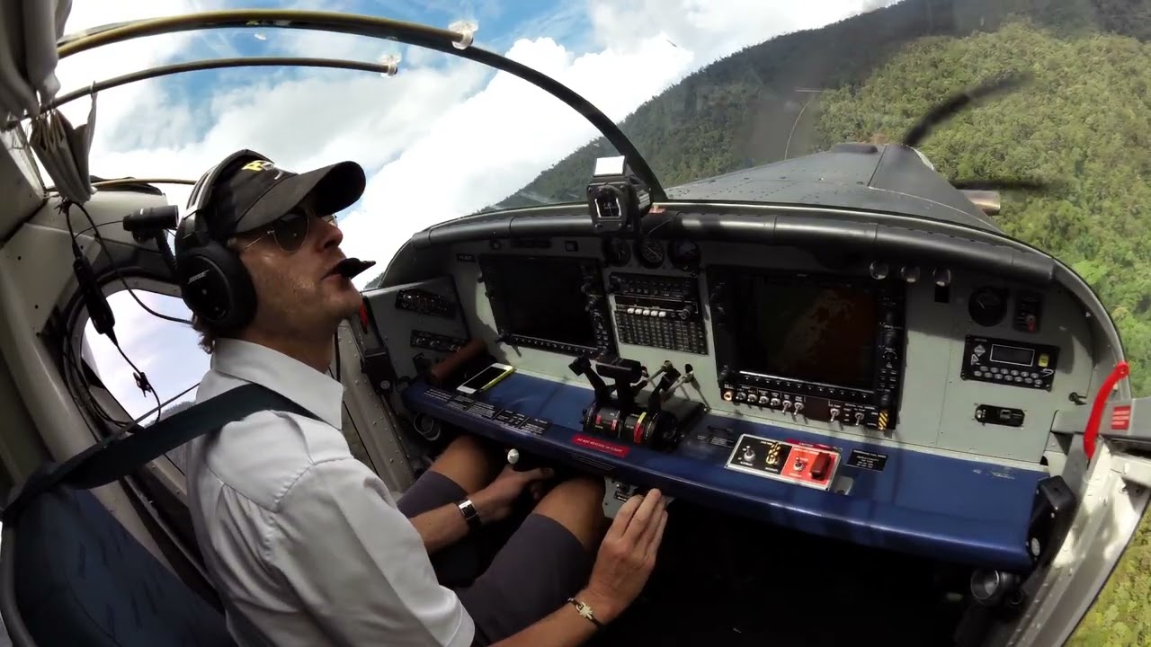 Pilatus PC-6 Porter landing at Kilmit, Papua