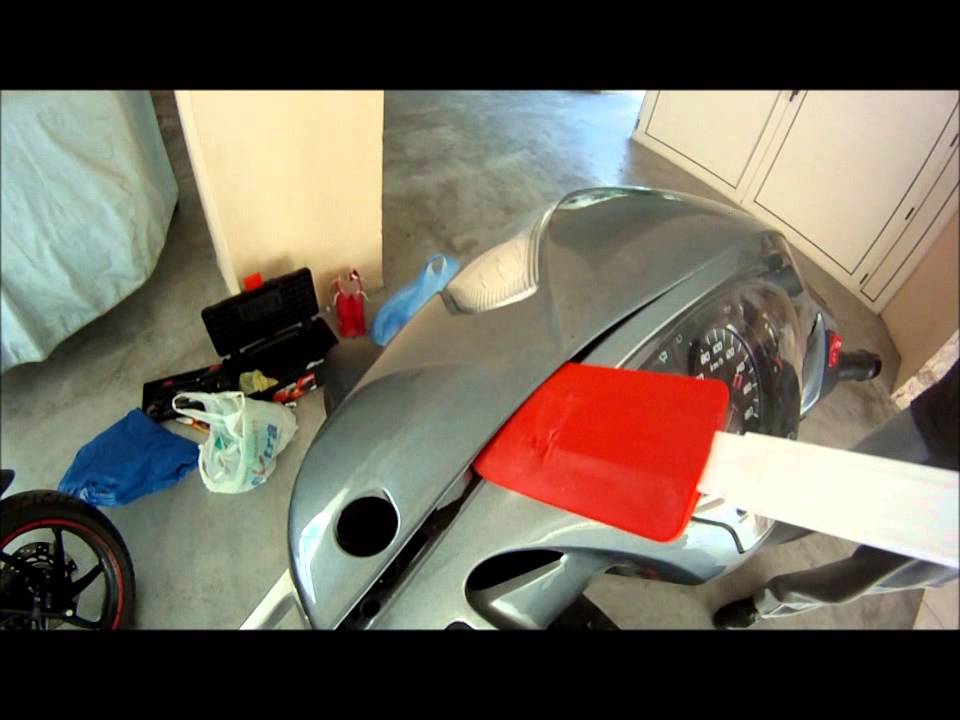 ΑΦΑΙΡΕΣΗ ΜΟΥΤΡΟΥ ΦΑΝΑΡΙΟΥ HONDA SH 300