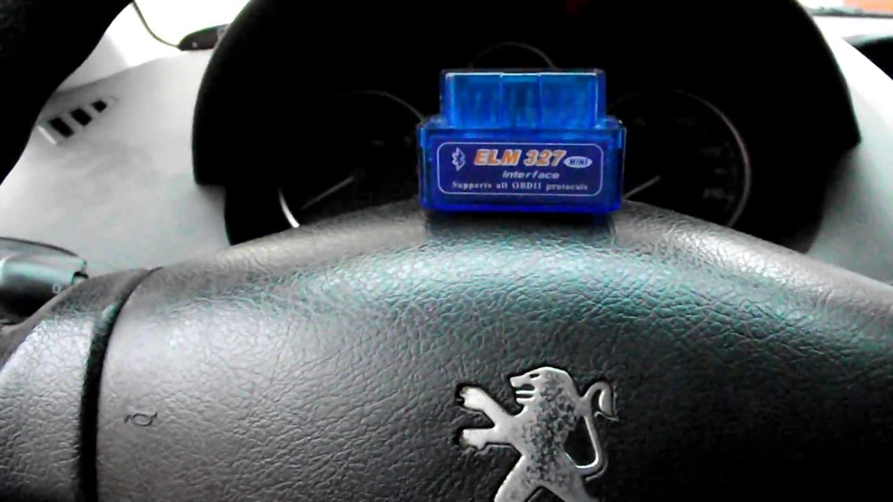 Scanner ELM327 no Peugeot 207 apagando falhas...