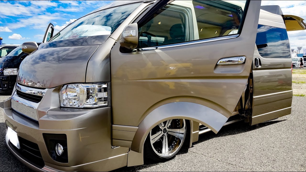 (4K)TOYOTA HIACE 200 LAXRY modified 200系ハイエースカスタム 豪華内装 - スーパーカーニバル2018