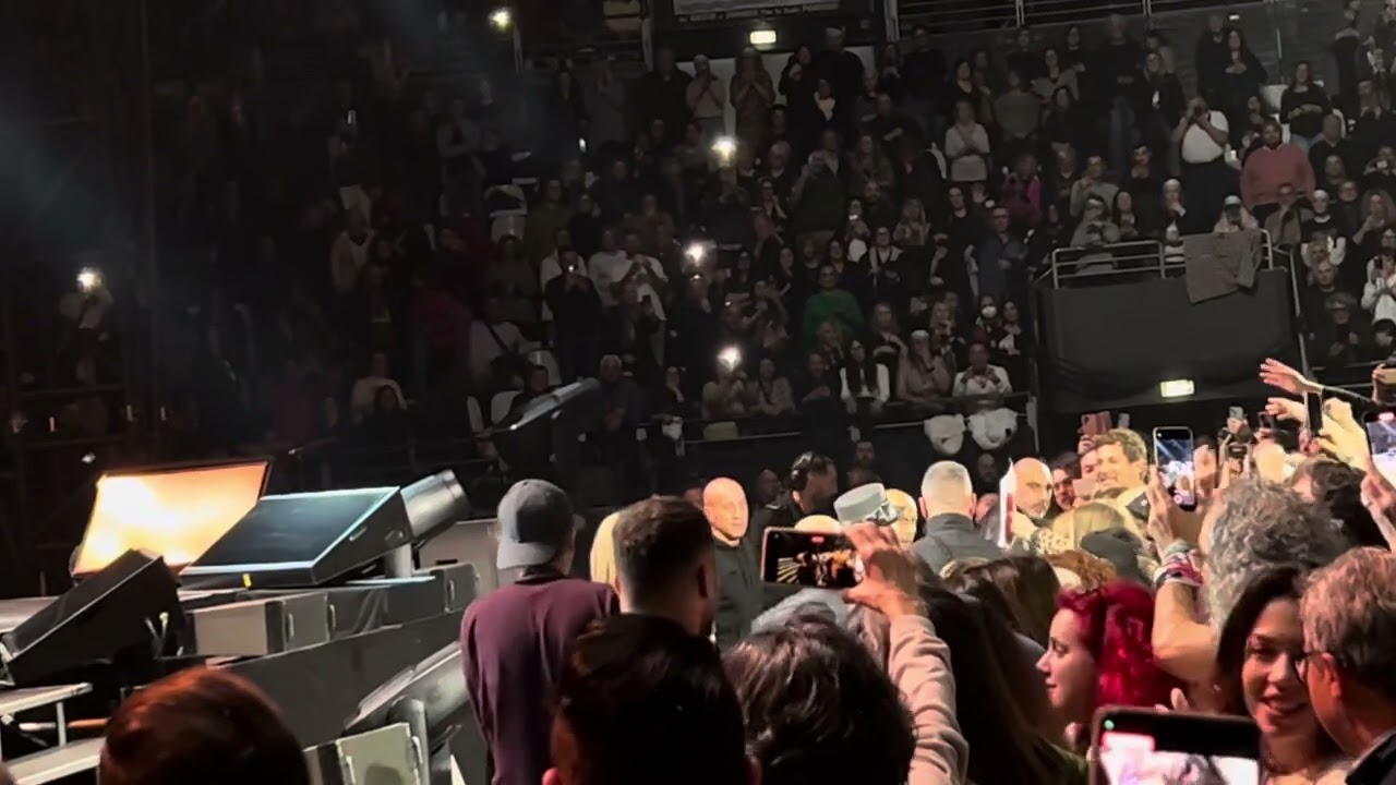 Renato Zero Finale Roma 14 marzo 2024 autoritratto tour giro tra il pubblico