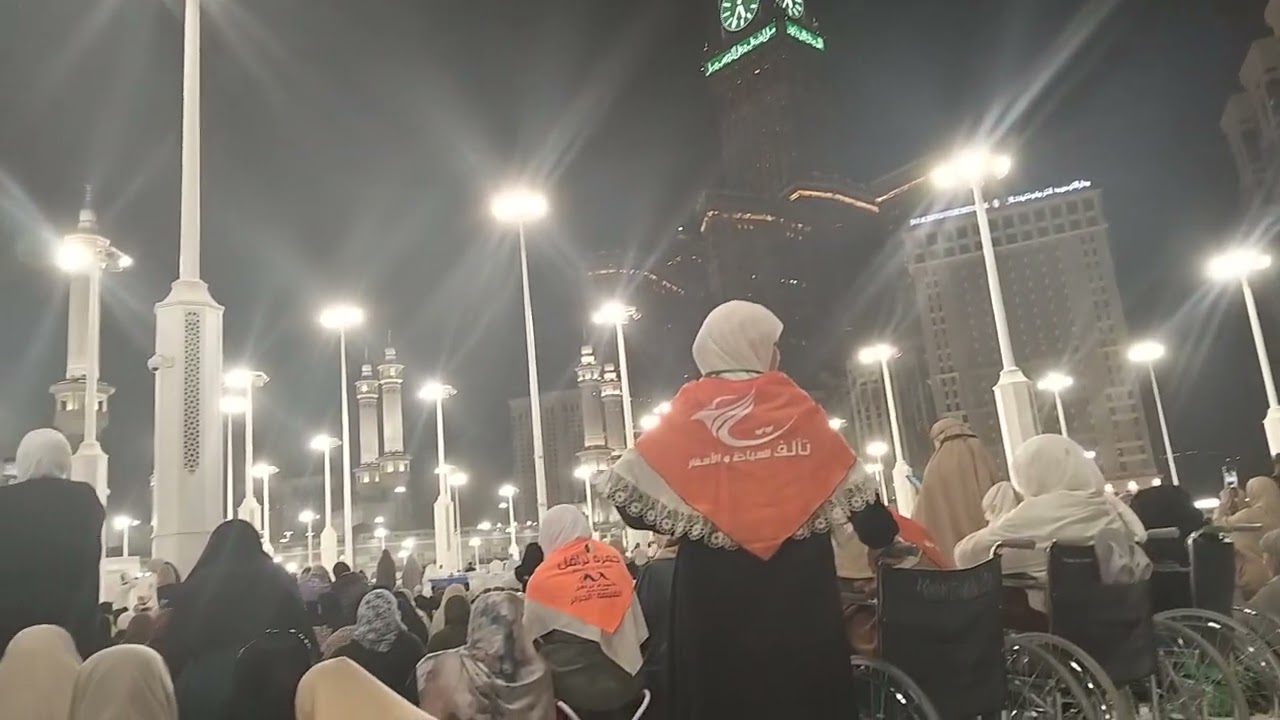 الاذان من داخل الحرم المكى 🇸🇦 من أمام برج الساعه اللهم عودة مرة تانيه ✈️