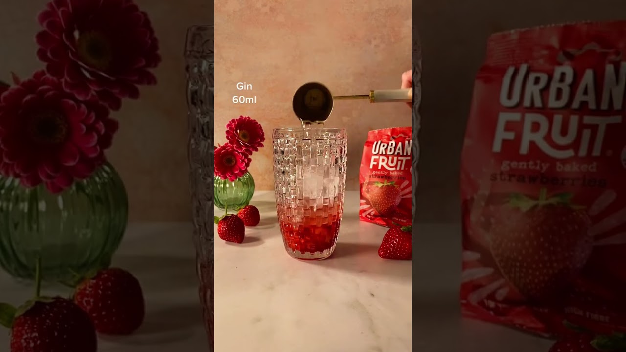 🍓 Strawberry Gin Smash!