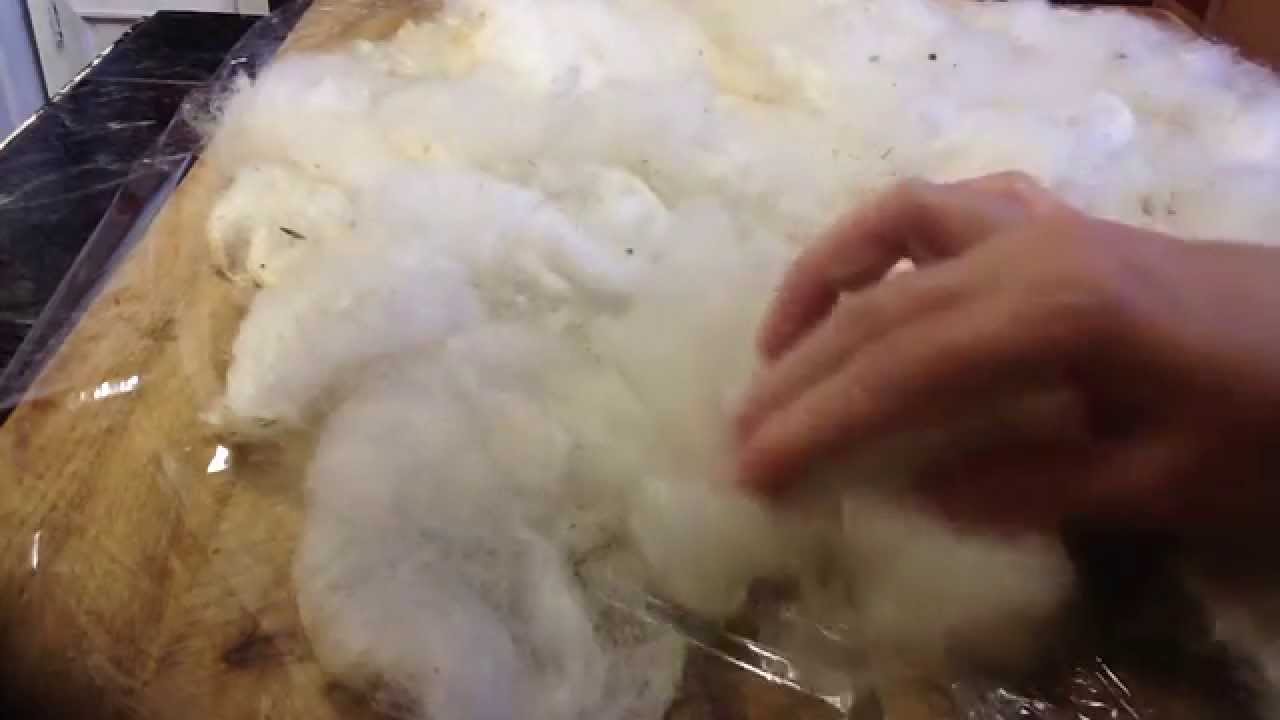 coloring raw wool by hand part 1
