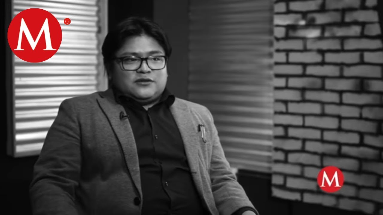 El polit&oacute;logo Gibr&aacute;n Ram&iacute;rez Reyes | Una de Dos