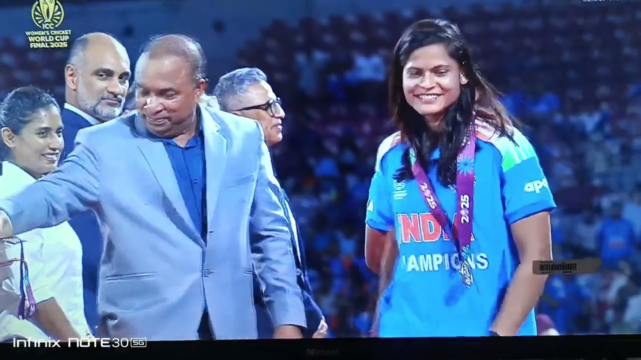 World Cup Trophy lifting moment of Indian Women Cricket Team 2025