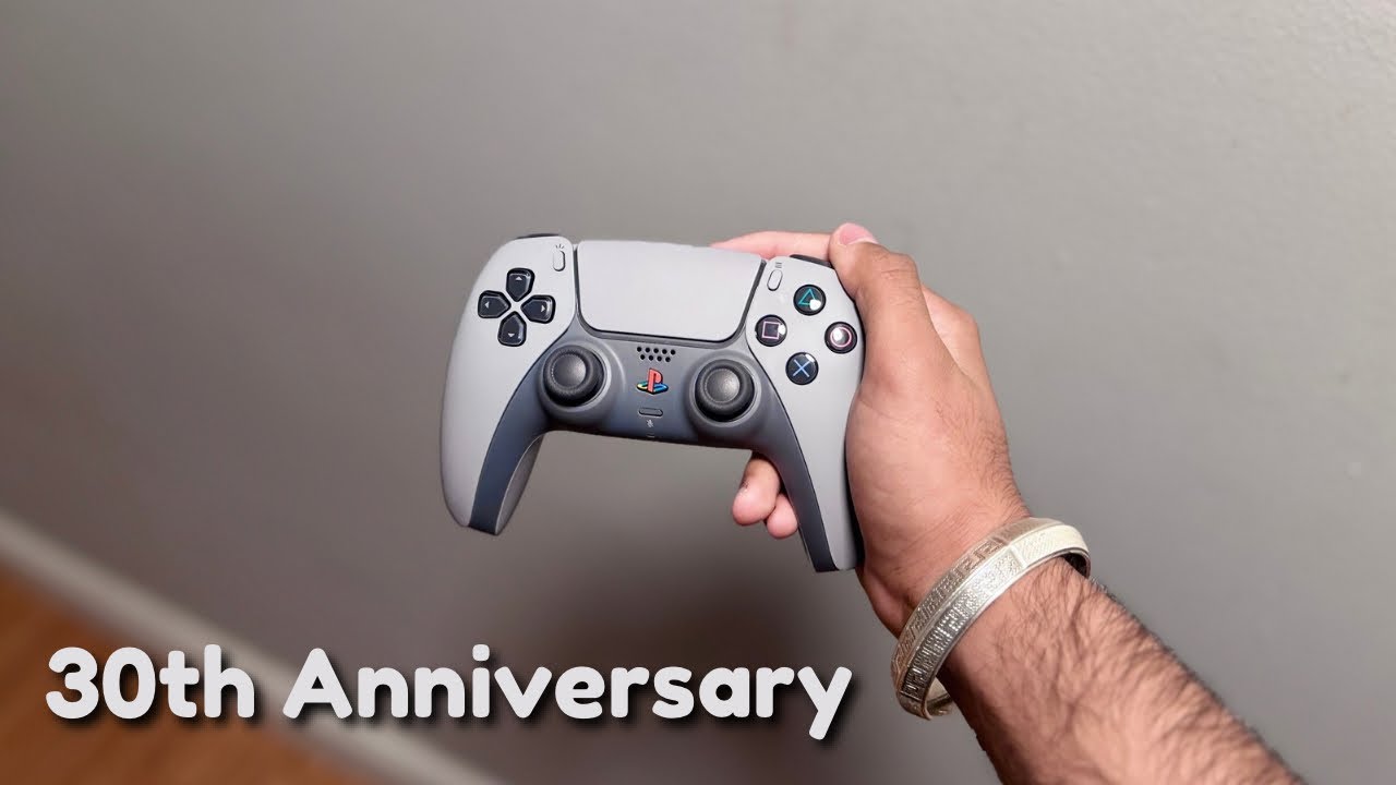 Playstation 30th anniversary DualSense controller Unboxing