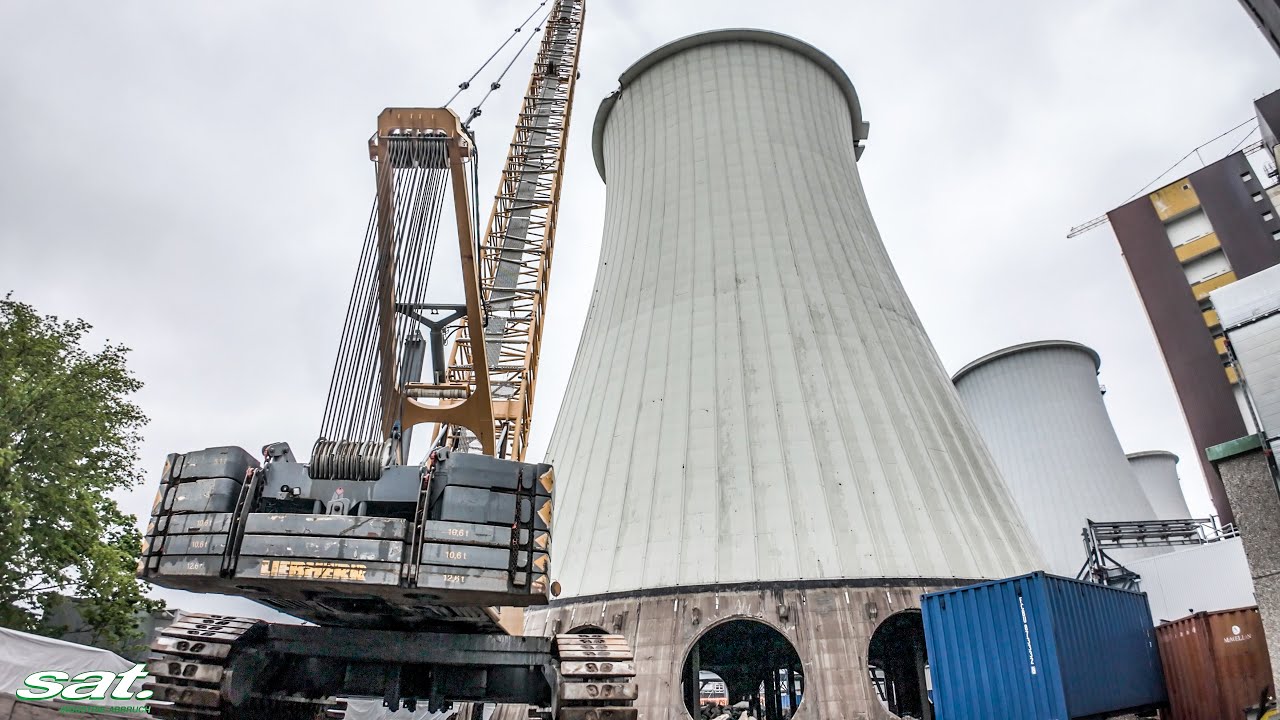 Gigant vor dem Fall / Vorbereitung zum Kühlturm-Abbruch in Berlin mit Liebherr HS 895 HD - Teil 1