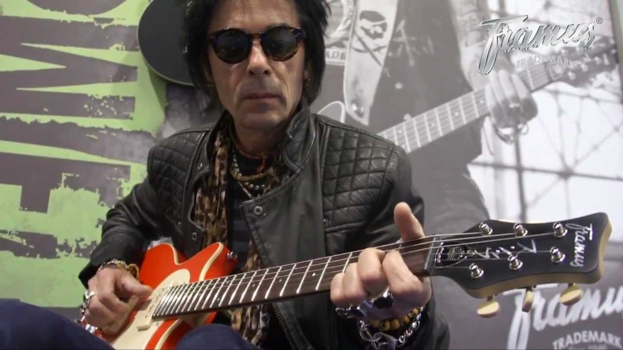 Framus @ NAMM 2013 - Earl Slick with his Framus signature model