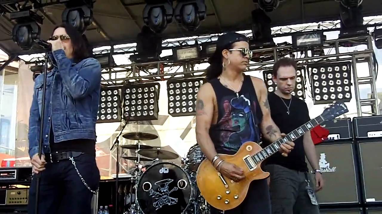 Slash w/ Myles Kennedy - Ghost - Sound Check - HD