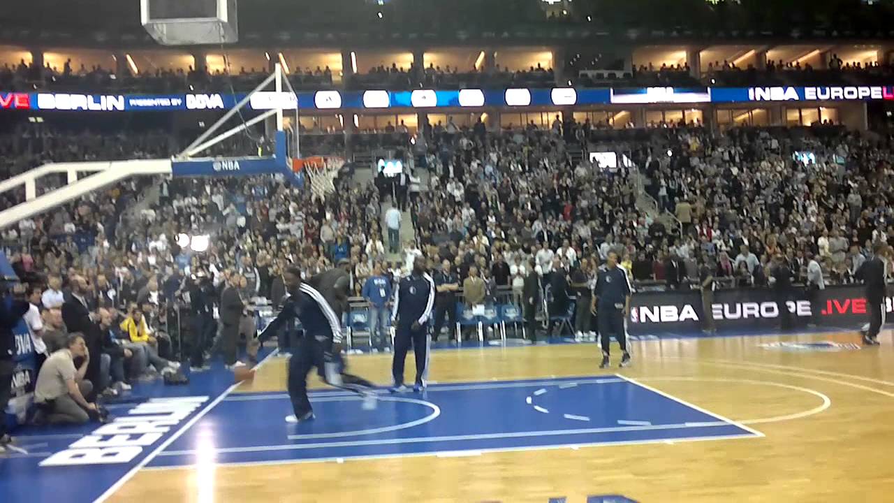 Dunks Shooting Warm Up Dallas Mavericks NBA Europe Live Tour October 6 2012 Berlin
