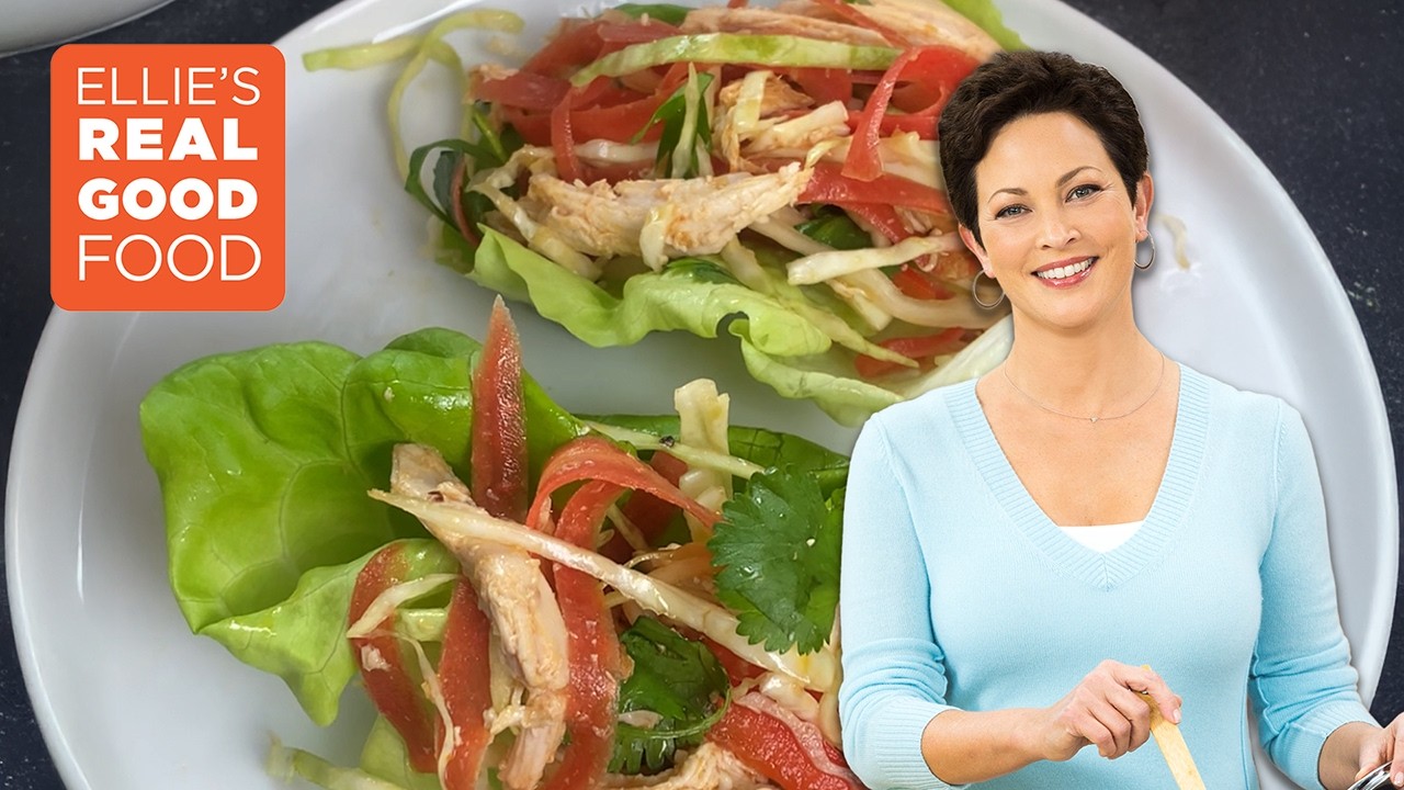 Рецепт рулетиков из салата с измельченной курицей и овощами