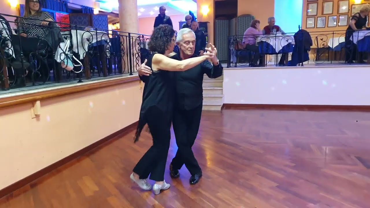 SALA DA BALLO ROMA CASTELLI ROMANI VALENTINI SPORTING CLUB
