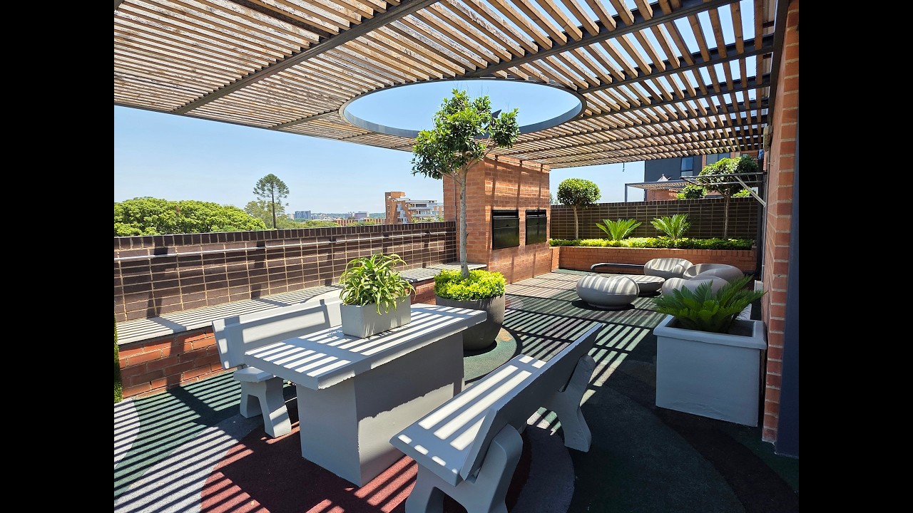 2 Bedroom Modern-Style Apartment / Flat For Sale in Menlo Park