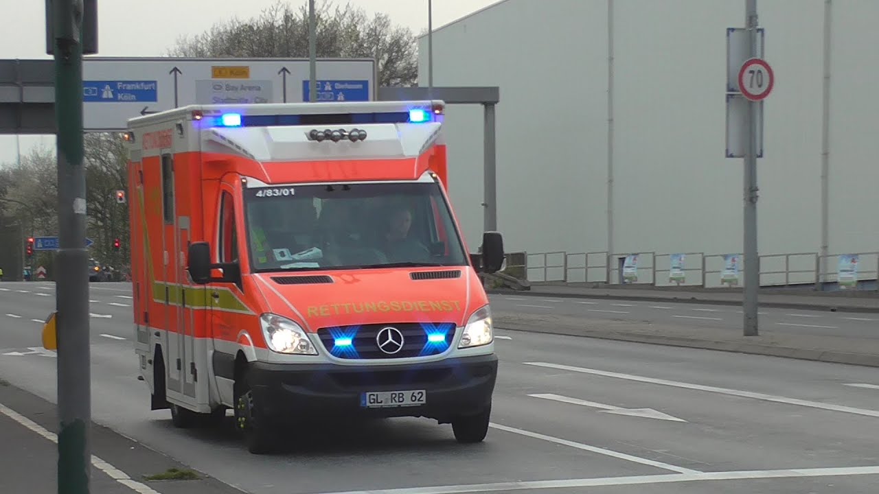 [HUPE] Leichlingen RTW 1 auf Einsatzfahrt mit Hupe wegen Behinderung durch PKW