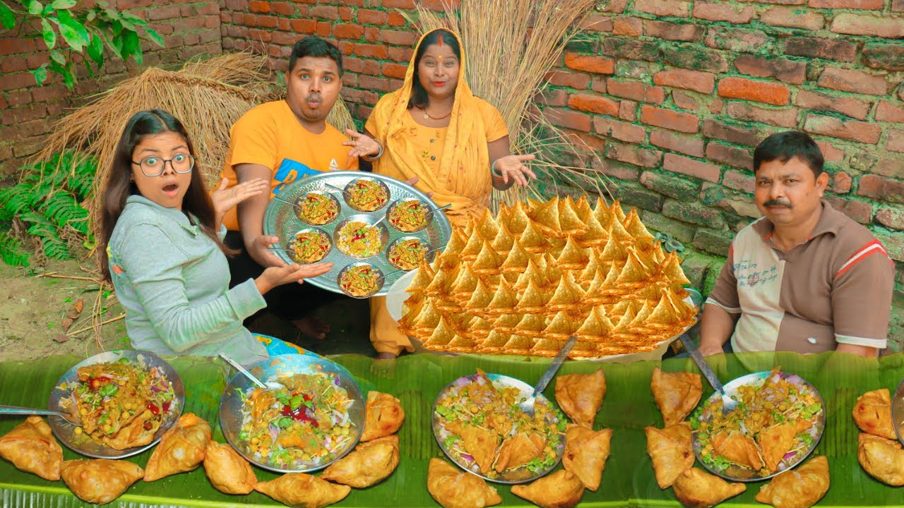 Samosa Chaat  - पूरे परिवार ने मिलकर खाया छोले समोसे टेस्टी बिहारी छोले समोसे चाट खाकर मजा आ जायेगा