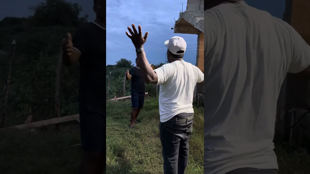 El pa le da una cucaracha a ñaño en un jugo