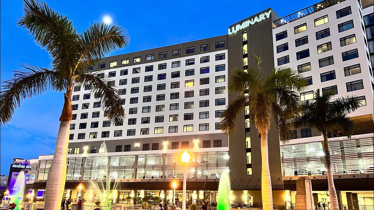 Suite Stay at the Luminary Hotel & Co., Autograph Collection - Fort Myers 🇺🇸📍🏨