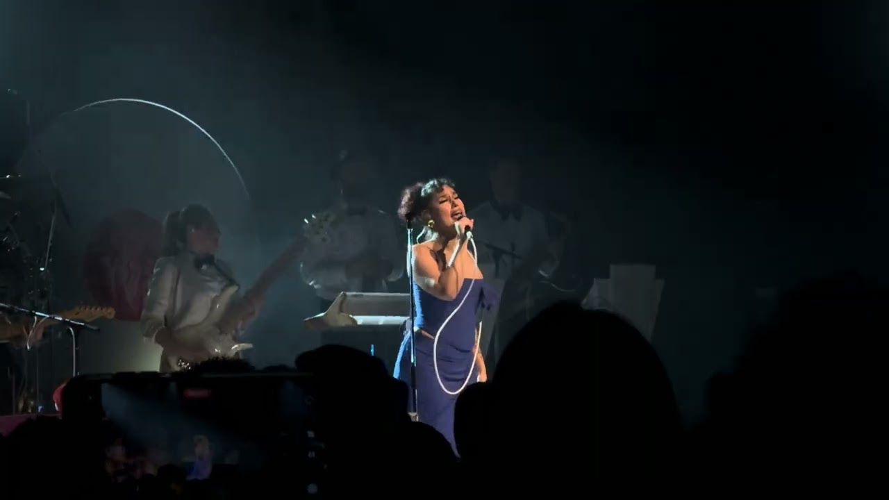 Raye - Buss It Down (Live from the My 21st Century Blues Tour) [Birmingham]