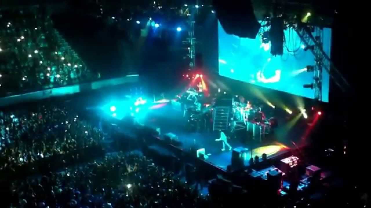 LINKIN PARK - Leave Out All The Rest/ Shadow Of The Day/ Iridescent - Living Things Tour - Manila