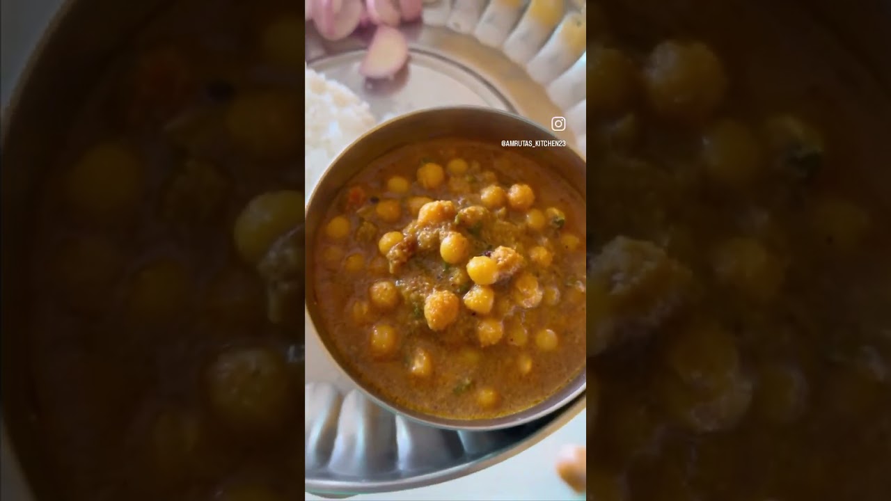 Malvani Safed watanyachi usal ..Malvani style white peas in coconut gravy..