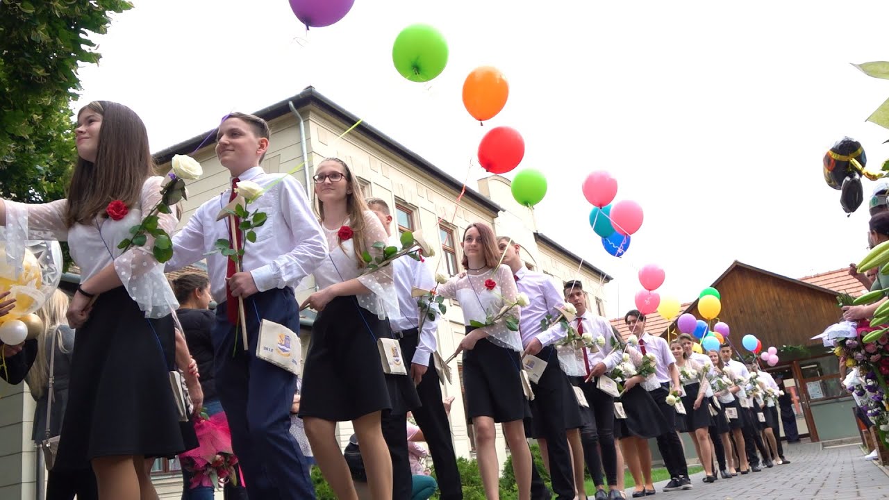 Ballagás a Dunabogdányi Általános Iskolában - teljes felvétel