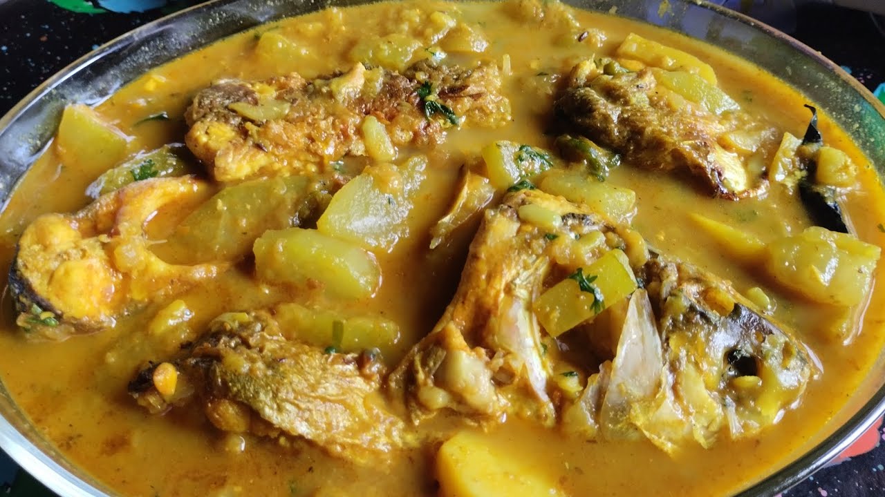 খুবই মজার নিজেদের গাছের লাউ পুকুরের মাছ এবং সবজি বাগানের পুঁই শাক ভাজি 