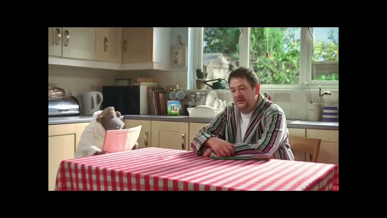 Johnny Vegas summarises a PG Tips advert in 5 seconds!!!!