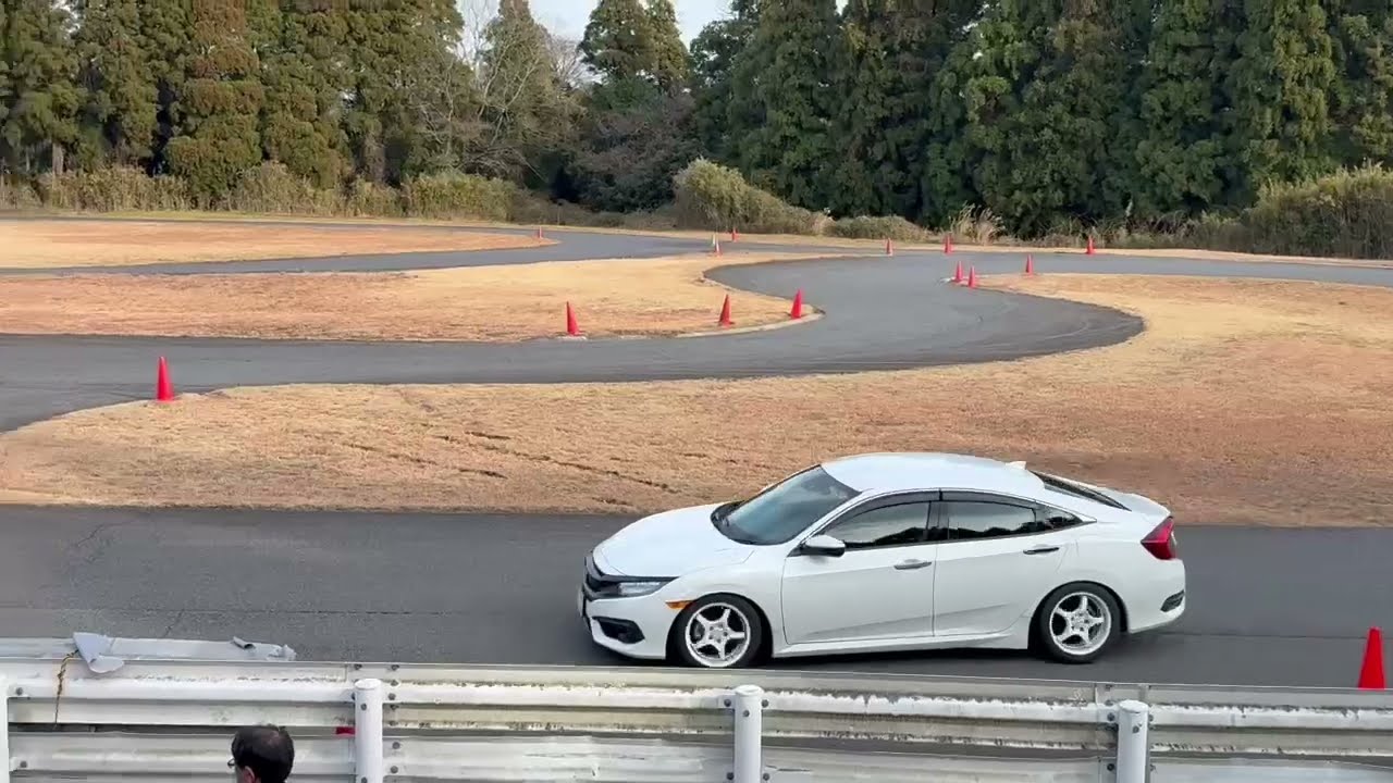 ナリタモーターランド(右回り) シビックセダンFC1 外撮り