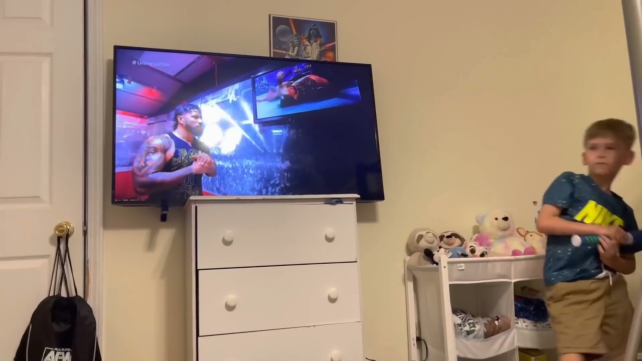 Roman Reigns won😱 kid breaks his tv😑 | Kid should Acknowledge 🤙