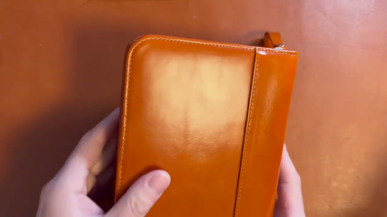 返品したい。。せっかく高級手帳買ったのに。。。