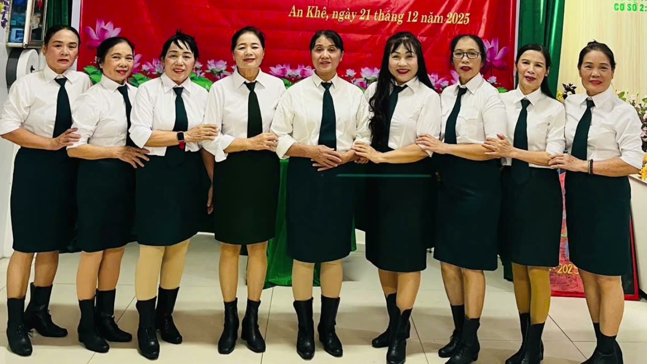 Lễ trao tặng Kỹ niêm chương Cựu chiến binh Việt Nam 