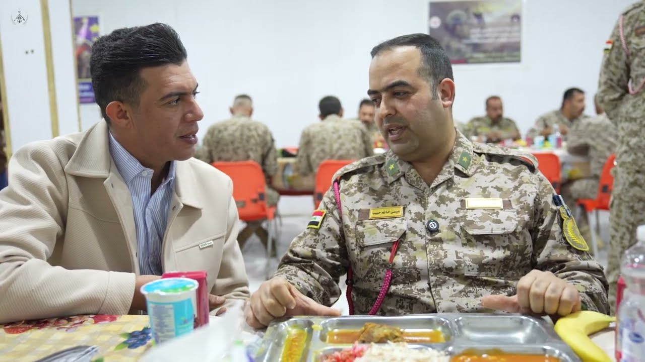 الفوج المشاة البحري الثاني يقيم مأدبة افطار جماعي