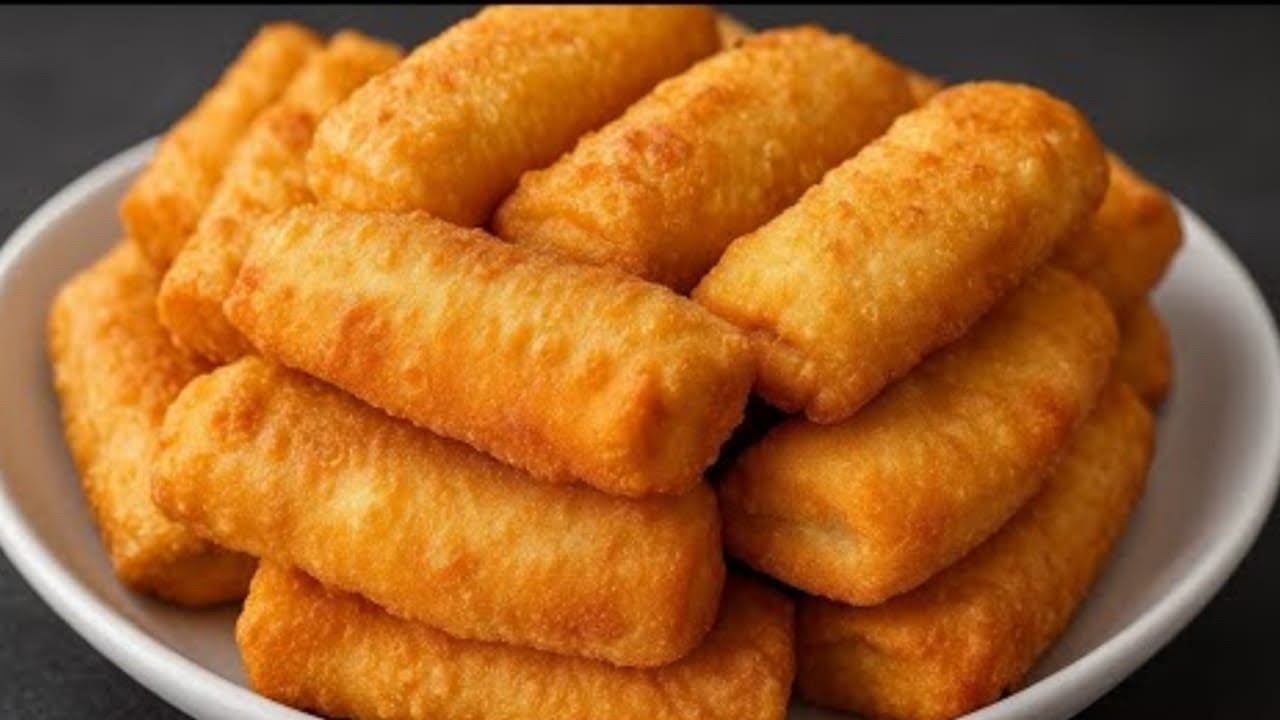 केवल 2 उबले आलू  से बना गरमा गरम कुरकुरा नाश्ता जो भी खाए खाता ही जाए | Crispy aalu ka nashta