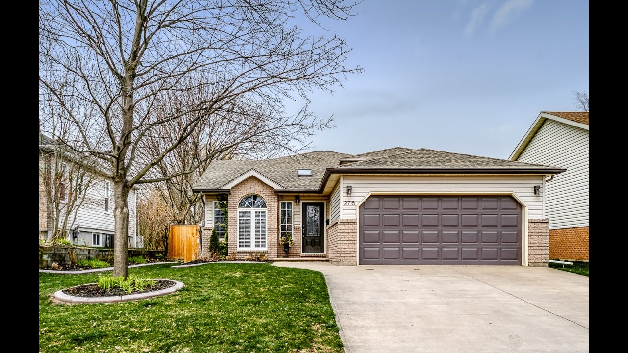 Virtual home walkthrough - Raised bungalow with amazing in-ground pool