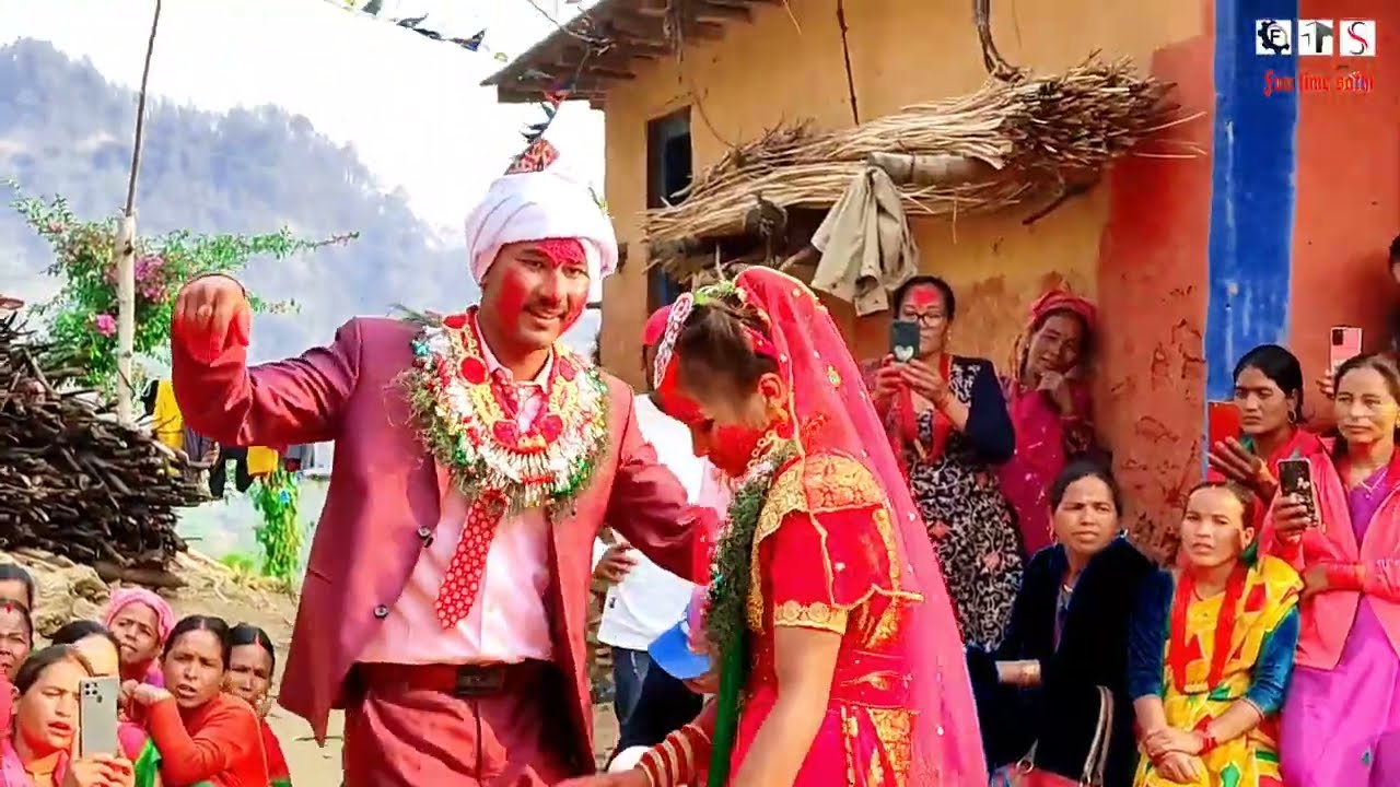 salyani jhapre nacha // DULAHA VS DULAHI
