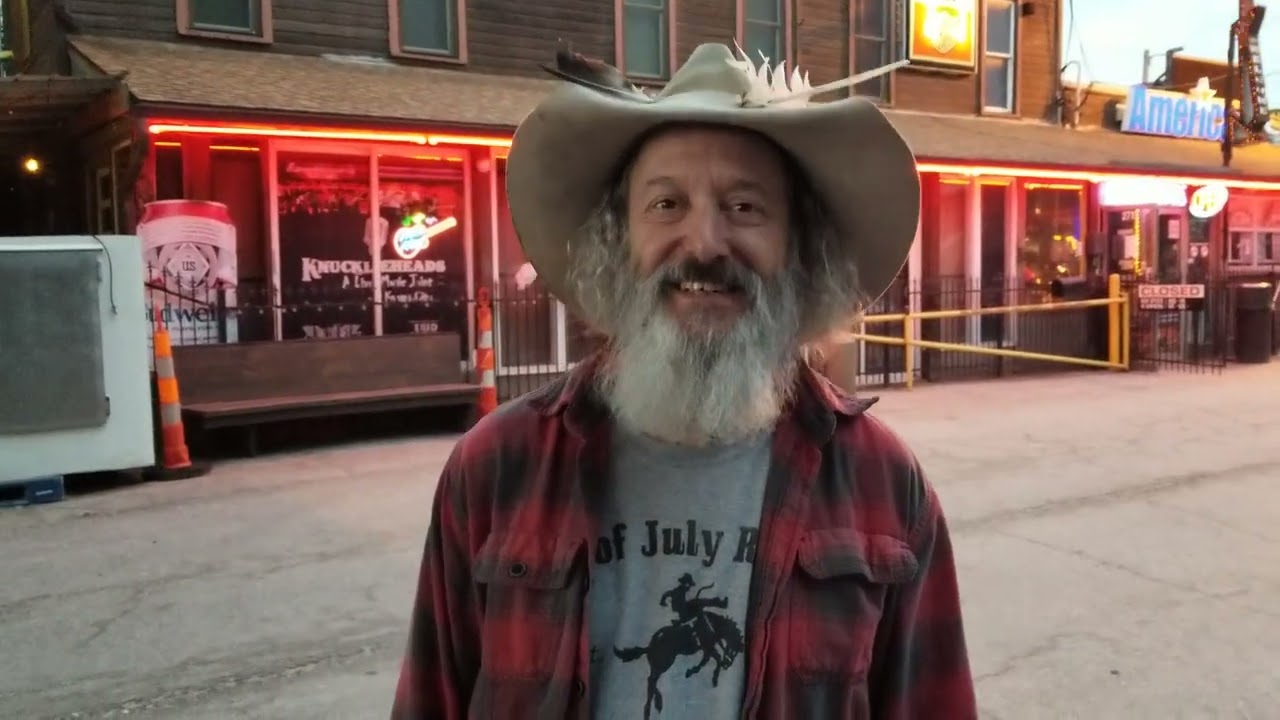 JD Pinkus on tour 2022