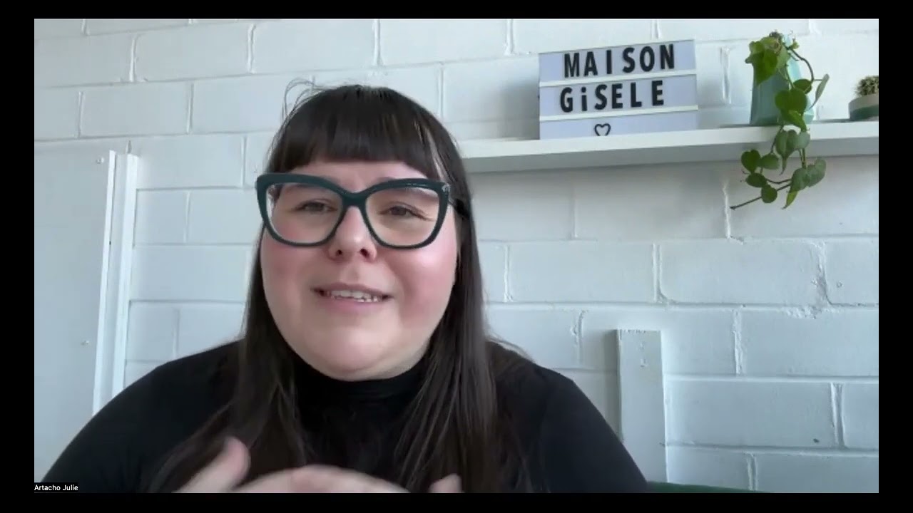 Julie Artacho, conceptrice de l'&eacute;v&eacute;nement th&eacute;&acirc;tral Les Avalanches raconte...