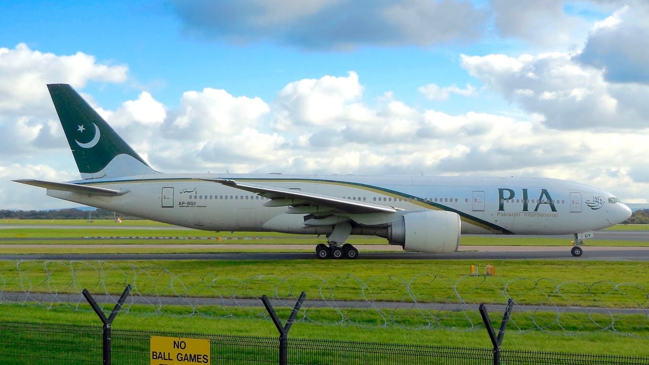 PIA Boeing 777-200LR AP-BGY - Arrival and Departure at Manchester