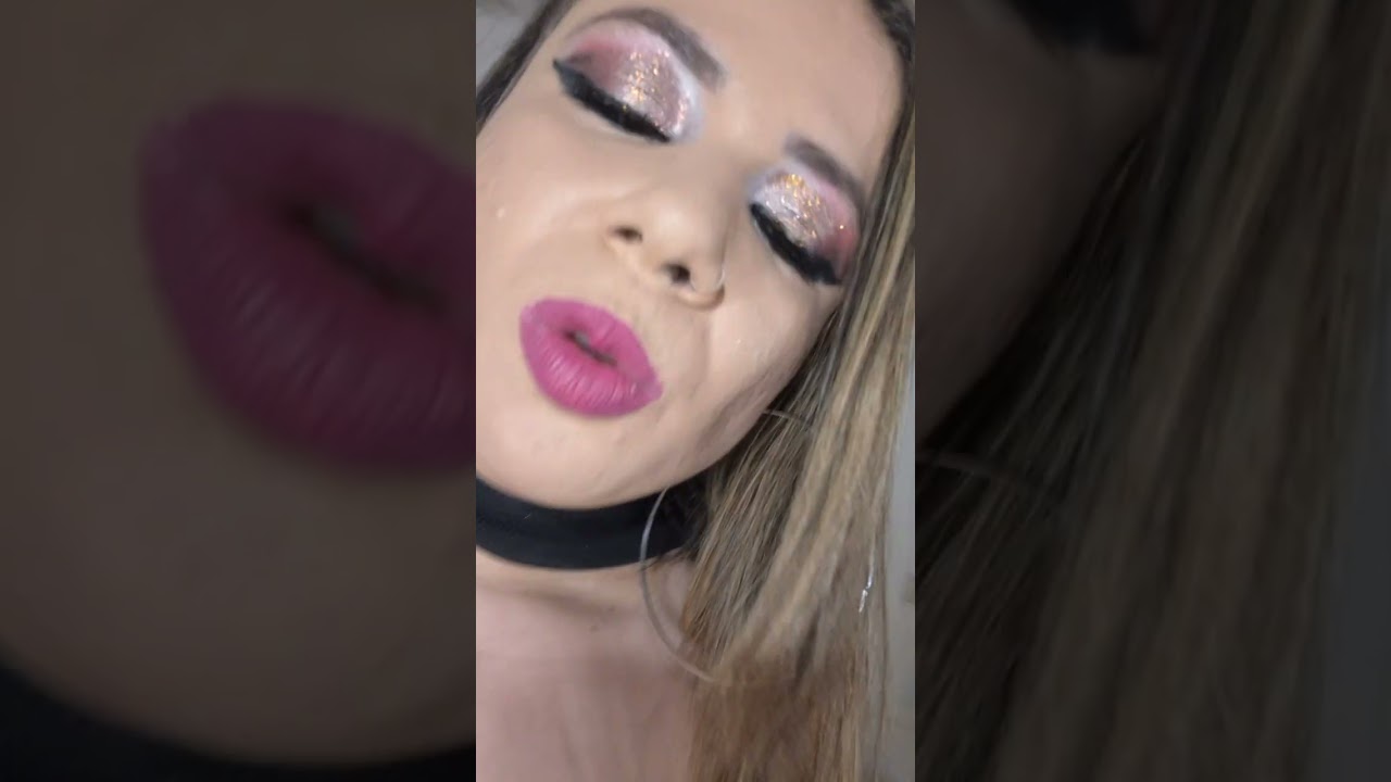 MOSTRANDO O QUARTO 