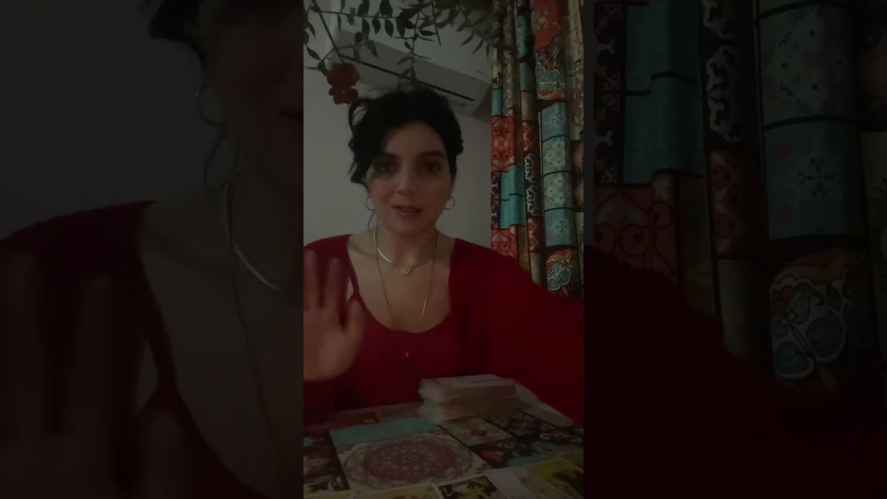 Senin yerin çok Farklı 👩🏻‍❤️‍👩🏻 Cok özledim ♥️ diyen biri var✨ #tarot #aboneol #aklımdakikişi #aşk