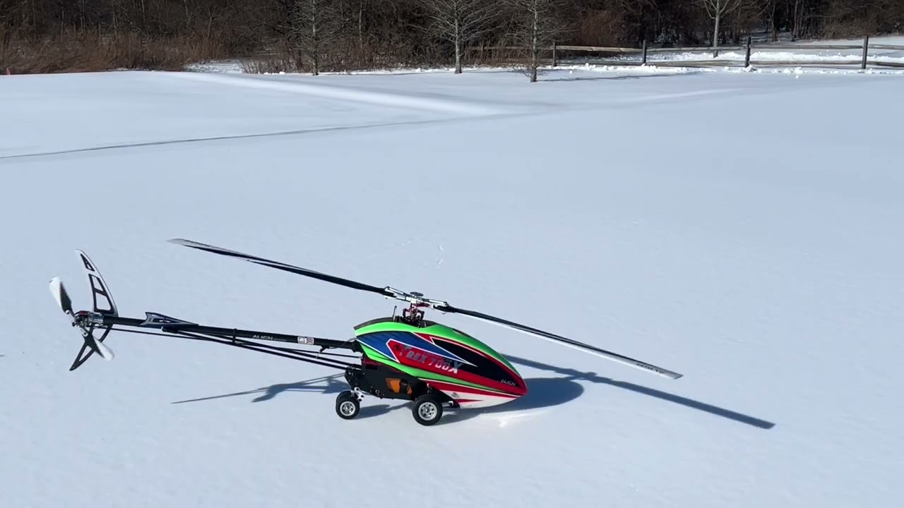 R/C Helicopter Snow Fun!  Align T-Rex 700X