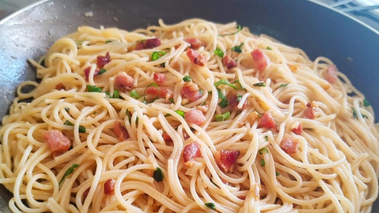 O MELHOR MACARRÃO ALHO E ÓLEO COM BACON │SIMPLES E FÁCIL